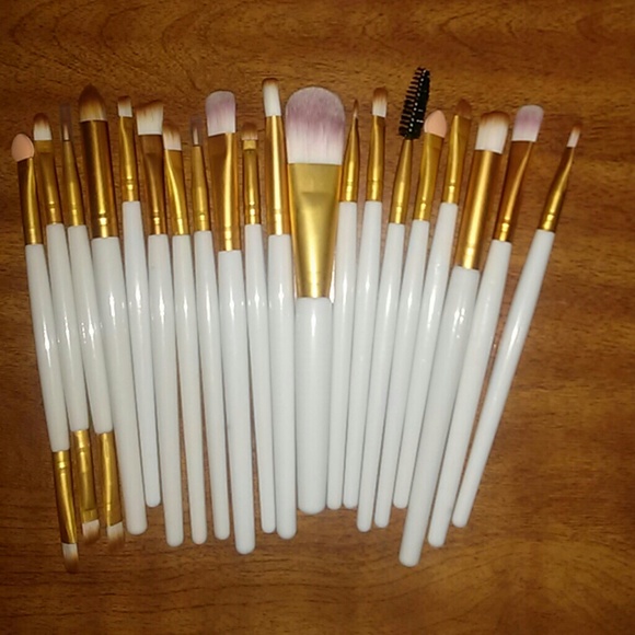 Other - (New)20 item brush set